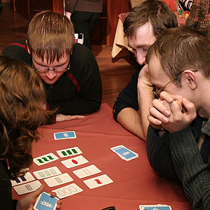 Настольная игра Сет (Set) на Игротеке в арт-кафе Дуров, 2009год