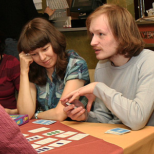 Настольная игра Сет (Set) на Игротеке в арт-кафе Дуров, 2009год